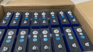 Pin lifepo4 EVE 3.2v 100Ah hoàn toàn mới