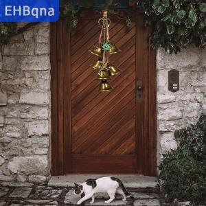 [COD] EHBqna SPORTS ระฆังแม่มดสำหรับลูกบิดประตูสำหรับการป้องกันระฆังทองเหลืองแขวนอุปกรณ์ wicca พวงหรีดทำด้วยมือ