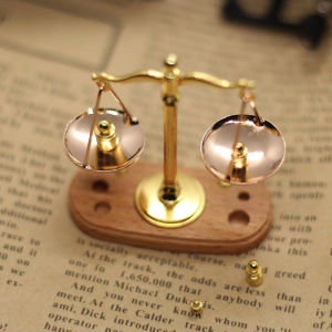 【Clementty】 Mini Vintage Balance Scales Ornament Miniature Accessories Antique Justice Scale Model Exquisite Home Decoration Kids Gift