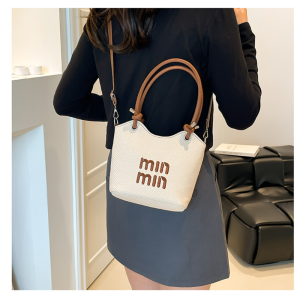 MOUSSON  กระเป๋าทรงจีบผู้หญิงลายตัวอักษรปักแฟชั่นกระเป๋าสะพายข้างแบบพกพาความจุขนาดใหญ่ทุกวัน