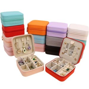 WELLNOW Zipper Closure Portable Jewelry Box Compact Design PU Leather Travel Jewelry Box Travel Compact Button Closure Mini Jewelry Storage Travel Use