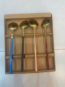 Bộ 4 chiếc thìa muỗng đầu tròn Inox Vàng chất liệu inox 304 cao cấp cán màu (Kèm hộp đựng)