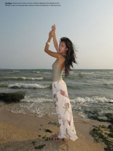 liLeben กระโปรงยาวทรงดินสอ ผ้าตาข่ายซีทรู พิมพ์ลายเปลือกหอย-ปลาดาว ริมทะเล