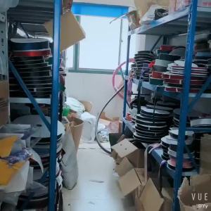 4คลิปผู้ชายเสื้อ Stay 3.5เซนติเมตรกางเกงกางเกงลาย Jacquard Y กลับจัดฟันหนังยืดหยุ่นโลหะผสมหัวสายรัดปรับระดับ Suspenders