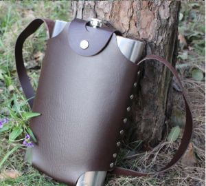 Bình inox đựng rươu 2L bao da cá tính không logo