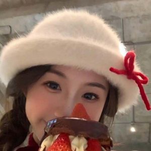 DRESSPLUS Vintage Looking Black Bowler Hats Beret Japanese Style Woolen Bucket Cap Elegant Versatile White Dome Hat Women