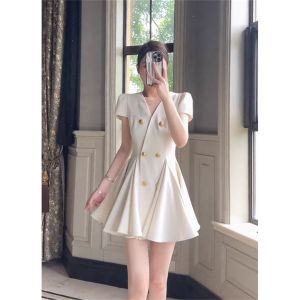 แฟชั่นแขนสั้นชุดสูทหญิงใหม่อารมณ์ Socialite แขนสั้นชุดเอวกระดุมสองแถวชุด A-line