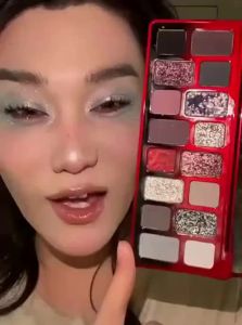WIND LOVES FLOWERS Gothic Black and Red Smoky Stage Performance Eyeshadow 16 Colors