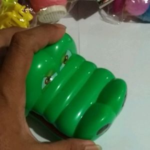 Mainan buaya buntung bisa gigit jika di pencet gigi nya bisa bayar di tempat COD