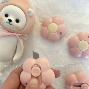 ins Sweet Flower Mini Utility Knife Cute Girl Heart Portable Small Automatic Rebound Express Unboxing Paper Cutting Pendant