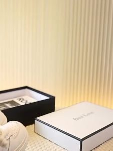 รองเท้าบู๊ตหนังแท้สีเหลืองสำหรับเด็ก 2025 รองเท้าบอร์ดสูงสำหรับเด็กผู้ชายฤดูใบไม้ร่วงและฤดูหนาว พื้นนุ่มบวกกำมะหยี่ รองเท้ากีฬาสำหรับเด็กผู้หญิง