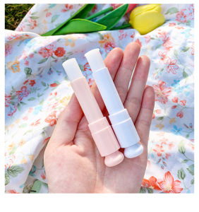 Son Dưỡng Khoá Ẩm Môi Chống Khô Môi (Hàng Nội Địa)