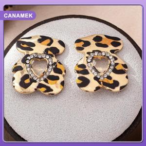 【CANAMEK】 Thanh lịch Hollow Out gấu thiết kế kim cương nhúng tim Stud Bông tai cho phụ nữ giản dị thời trang đa năng Quà Tặng