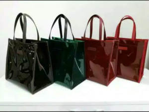 TAS MARCELLIVO TM GLOSSY small BLACK