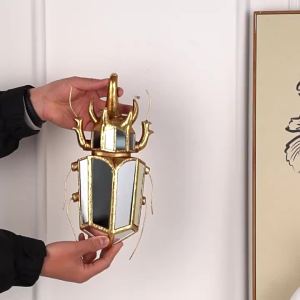 FFBH Mirror Beetle Simulated Insect Pendant Golden Centipede Background Wall Hanging Decoration Mirror Wall Hanging Decor Aesthetic 3M8Q4
