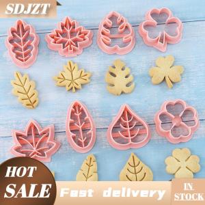 SDJZT 8 miếng dễ thương lá Cookie Máy cắt để NƯỚNG COOKIE khuôn Báo Chí lá Cookie Khuôn thiết lập công cụ nhà bếp nhựa Cookie tem