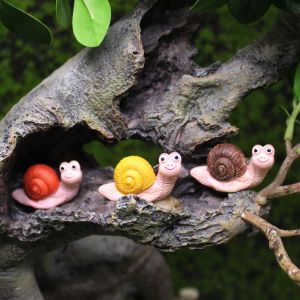UNQCSA Simulation Small Snail Figurine Resin Cute  Animal Snail Model Crafts Creative Mini Ornament Outdoor