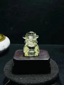 Natural yellow crystal white crystal God of wealth crystal transparent lifelike home must charm treasure ornaments gift baseSize: 40x25mm