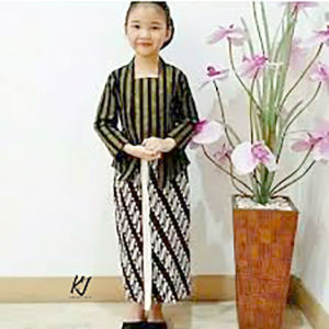 Setelan Kebaya Lurik Sutera Motif Batik Modern untuk Anak Usia 9-10 Tahun