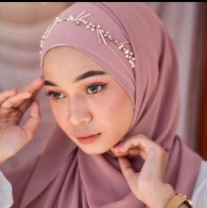 Hijab Segi Empat Bella Squer Payet