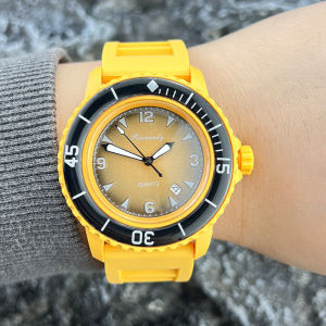 Top Luxury Brand Mens Watch Daily Waterproof Sports Fashion Casual Rubber Strap Watch For Women Men Suitable For Couple