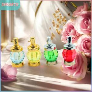 【SHGMYD】 1:12ของเล่นตกแต่งห้องน้ำในบ้านตุ๊กตา4ชิ้นโมเดลน้ำหอมทำจากอัลลอยขนาดเล็กอุปกรณ์แต่งหน้าแฟชั่นตุ๊กตา