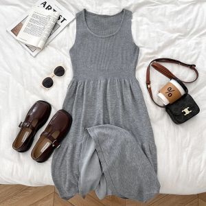 D11841 Classic Flare Sleeveless Knit Dress