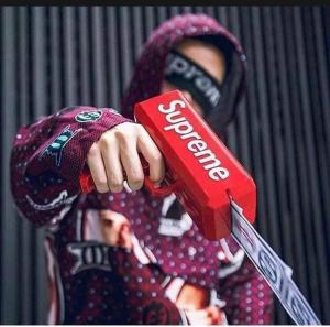 ปืนยิงแบงค์ ปืนโปรยเงิน ปืนยิงเงิน Supreme สำหรับเล่นสายเปย์ ต้องมี แถมฟรี - เบรี่ย์ 1 ปึก (100 ใบ)