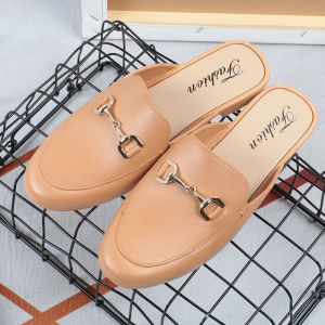 Sasa Girls Fashion รองเท้าผู้หญิง รองเท้าหัวปิดแต่งอะไหล่โซ่ แบบสวม ใส่ทำงาน หรือ ใส่เที่ยวได้ T05