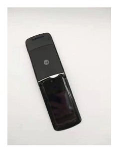 Motorola RAZR2 V9ปลดล็อก2.2 "240X320พิกเซลโทรศัพท์มือถือ2MP 144P 950MAh โทรศัพท์มือถือราคาถูก