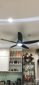 {BH 5 năm } Quạt trần đèn hiện đại động cơ DC lõi đồng đèn led 3 màu AS đảo chiều hút ẩm điều khiển từ xa GER67