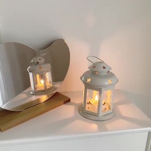 European Handheld Candle Holder Vintage Classic Castle Candlestick Hollowed Out Star Lamp Ornament Halloween Festival Atmosphere Lights