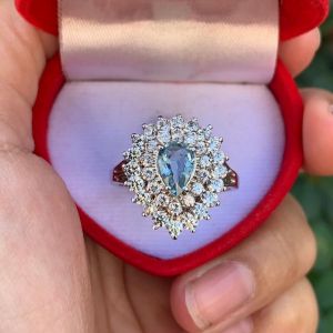 แหวนพลอยเพทาย(Zircon)เงินแท้ 92.5% เคลือบทองคำขาวไซส์นิ้ว 59 หรือ 9 US  สินค้าส่งในกล่องเครื่องประดับ พร้อมใบรับประกัน