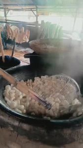 Kerupuk kulit Sapi/Kerupuk jangek Oiginal Rasa Halal Enak Guriih khas indonesia.75g-150g.