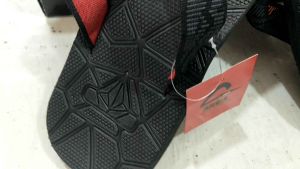 Sendal Jepit Gunung Pria Dan Wanita Bersantai