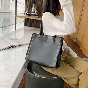 LHMonday งานใหม่แกะกล่อง กระเป๋าสะพายแฟชั่นสไตล์เกาหลี ใบใหญ่ ใส่ของจุกๆ สายแบกบอกเลยว่ารุ่นนี้ต้องห้ามพลาด วัสดุคุณภาพดี ทรงสวย ราคาน่ารัก ใครกำลังมองหากระเป๋าดีซักใบต้องรุ่นนี้เลย