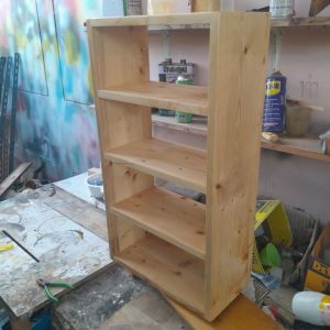 ชั้นไม้วางของ ขนาด 70x39 ซม. ลึก 20 ซม. ไม้สนแท้ แข็งแรงไม้หนา 20 มิล พร้อมทำสี ส่งแบบประกอบแล้ว แบบแขวนและตั้ง