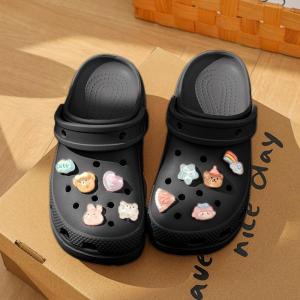 สดใสทุกก้าวกับรองเท้ารูพื้นหนา ลายการ์ตูนสดใส ใส่นุ่ม กันลื่นดี เหมาะเที่ยวทะเล ปรับสไตล์ได้หลายแบบ