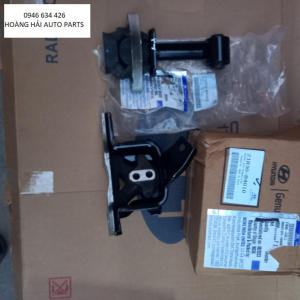 CAO SU CHÂN MÁY THƯỚC LÁI (CHỮ I). CAO SU CHÂN MÁY TRƯỚC HỘP SỐ( BÊN LÁI) HYUNDAI I10 2014-2018 .XỊN