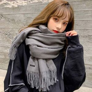 GALLOWAY พู่ห้อยคอ ผ้าพันคอผ้าพัน นุ่มนุ่มๆ ผ้าพันคอขนแกะ ผ้าคลุมไหล่สีบริสุทธิ์ หรูหราสุดหรู ผ้าคลุมไหล่แคชเมียร์ ผ้าพันคอคอฤดูหนาว ผู้หญิง/เด็กผู้หญิง