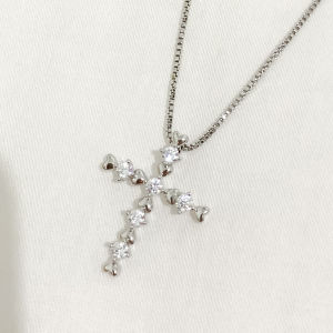 Kalung Salib Titanium Lapis Emas 18k Liontin Kristal Swarovski: Perhiasan Wanita Kristen dan Katolik