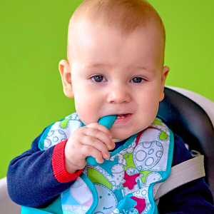 Marcus & Marcus Palm Grasp Self Feeding Spoon Baby First Easy Grip Silicone Learning Spoon Silikon Sudu Kanak-Kanak mudah genggaman tangan kecil