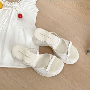 Free Shipping Small-Sized Thick-Soled Cream-Colored Platform Slippers For Women Perfect For Summer 2026 Stylish And Versatile For Pairing With Dresses Featuring A One-Strap Wedge Heel Design