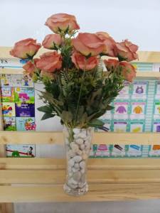 ชุดแจกันกับดอกกุหลาบ