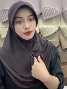 Hijab Instan Kerudung Sporty Polos Menutupi Dada Model Oval