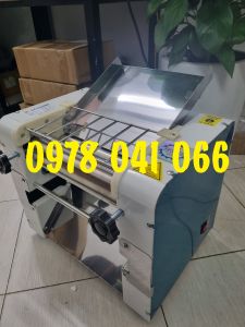 Máy cán pizza máy làm đế bánh pizza chạy điện chiều dài lô cán 30cm