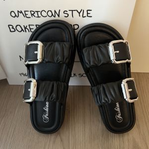 LKfashion สาวๆไม่ควรพลาด กับรองเท้าแตะสาวคาดคู่แฟชั่นสุดฮิต ดีไซน์สวยแต่งตัวง่ายเข้ากับหลายลุค วัสดุยางใส่เดินลุยน้ำเลยไม่ต้องกลัวพัง