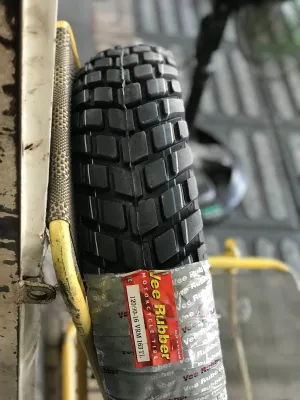 Lốp 120/90-16 VeeRubber nhập khẩu từ Thái không ruột. Dùng cho YB125 Su GZ GN LA250 Custom125...