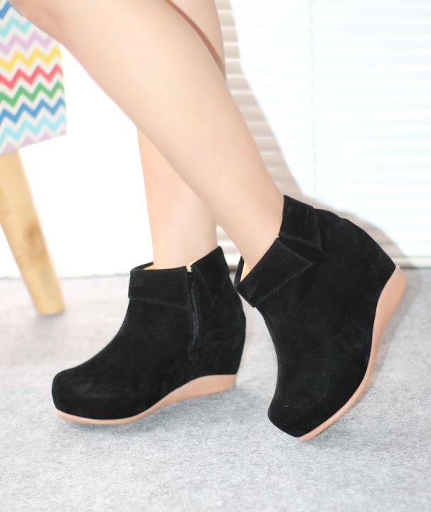 Sepatu on sale wedges lazada