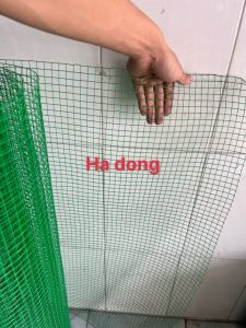 (Khổ cao 50cm x dài 10m - ô vuông rộng 1.2cm ) Lưới sắt bọc nhựa mắt lưới màu xanh làm hàng rào chắn làm chuồng nuôi